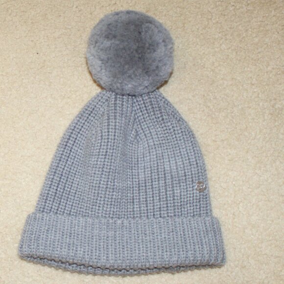 Lululemon Beanie with Pom - Picture 1 of 3